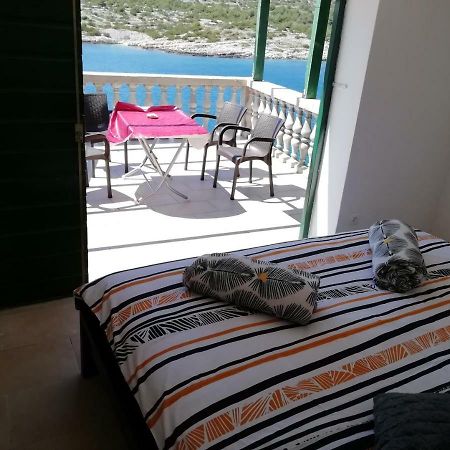 Poseidon Holiday Guesthouse Žirje Extérieur photo